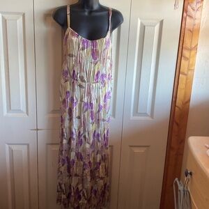 Vince NWT Nouveau Magnolia Crushed Satin Dress size medium